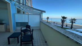 P046 - Porto Recanati, meraviglioso trilocale fronte mare Porto Recanati